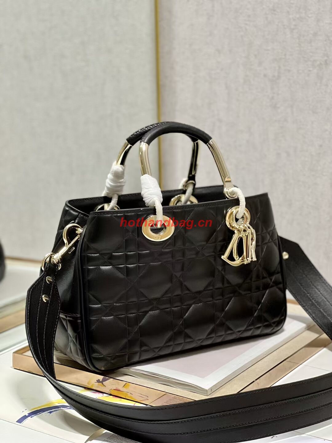 LADY DIOR TOP HANDLE MEDIUM BAG Cannage Lambskin C9226 BLACK&GOLD LADY DIOR TOP HANDLE MEDIUM BAG Cannage Lambskin C9226 BLACK&GOLD