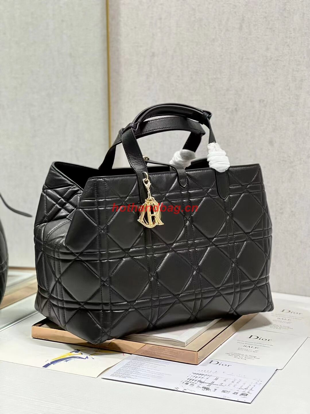 LADY DIOR TOP HANDLE LARGE BAG Latte Cannage Lambskin C0088 BLACK&GOLD LADY DIOR TOP HANDLE LARGE BAG Latte Cannage Lambskin C0088 BLACK&GOLD