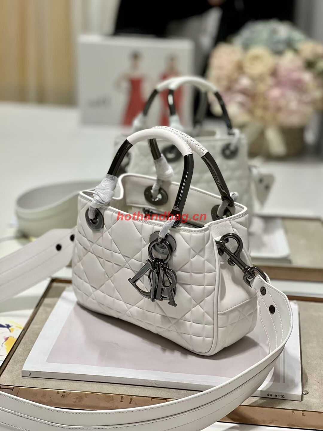 LADY DIOR TOP HANDLE SMALL BAG Latte Cannage Lambskin C9228 WHITE&BLACK LADY DIOR TOP HANDLE SMALL BAG Latte Cannage Lambskin C9228 WHITE&BLACK