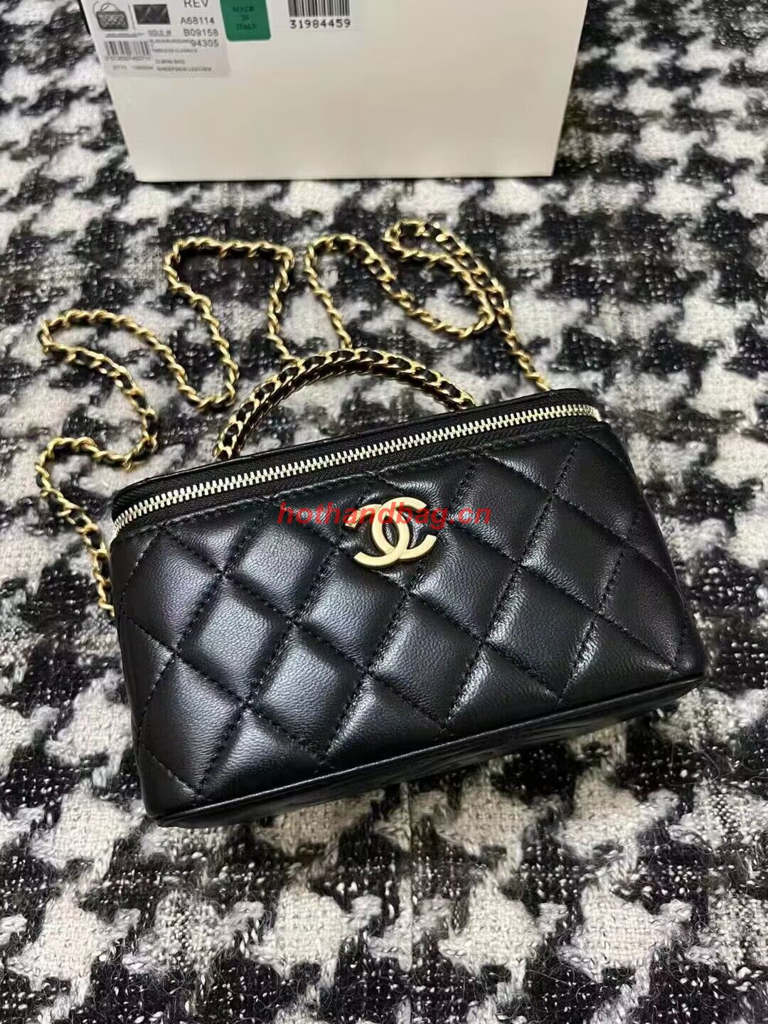 Chanel Top handle Vanity Case Con Catena A68114 Black Chanel Top handle Vanity Case Con Catena A68114 Black