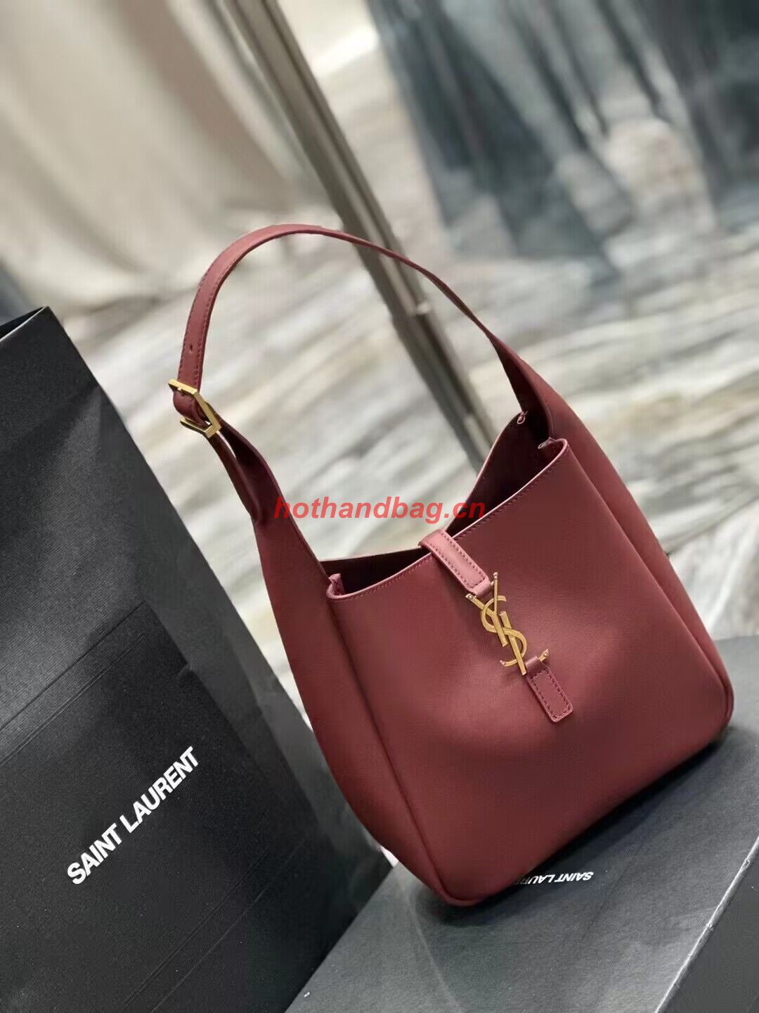 SAINT LAUREN LE 5 A 7 SOFT SMALL IN SMOOTH LEATHER 713938 ROUGE LEGION SAINT LAUREN LE 5 A 7 SOFT SMALL IN SMOOTH LEATHER 713938 ROUGE LEGION
