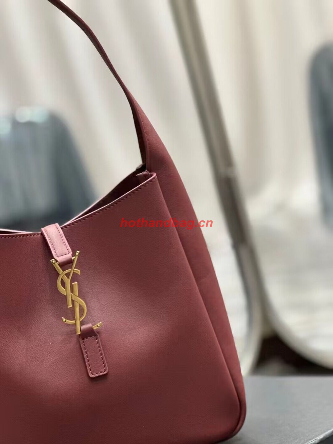 SAINT LAUREN LE 5 A 7 SOFT SMALL IN SMOOTH LEATHER 713938 ROUGE LEGION SAINT LAUREN LE 5 A 7 SOFT SMALL IN SMOOTH LEATHER 713938 ROUGE LEGION