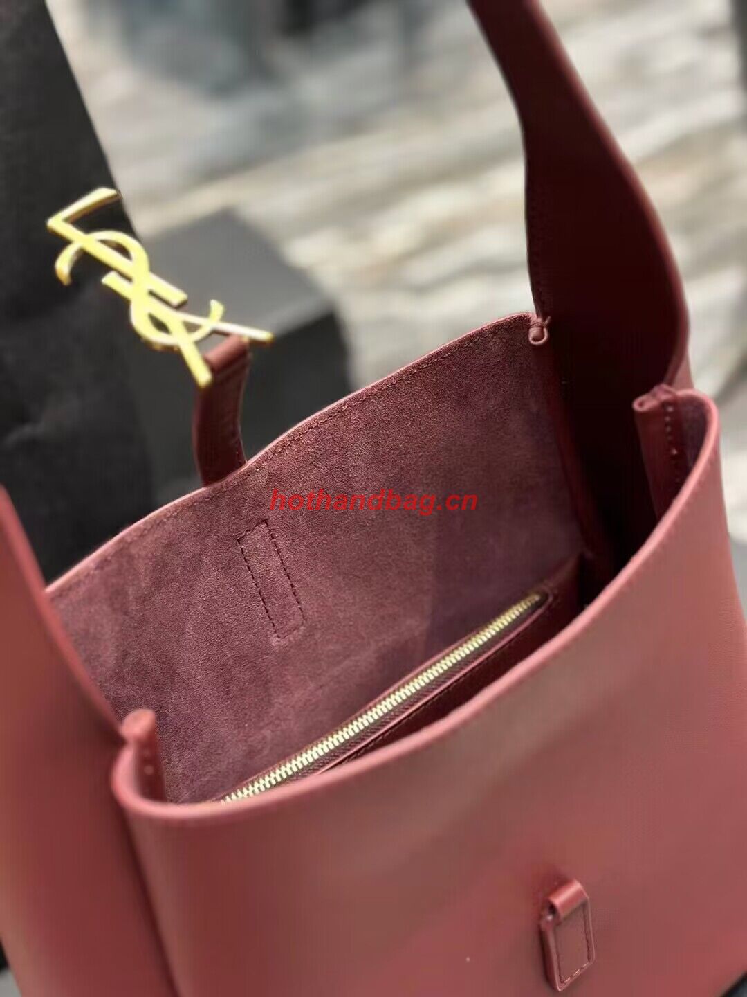 SAINT LAUREN LE 5 A 7 SOFT SMALL IN SMOOTH LEATHER 713938 ROUGE LEGION SAINT LAUREN LE 5 A 7 SOFT SMALL IN SMOOTH LEATHER 713938 ROUGE LEGION