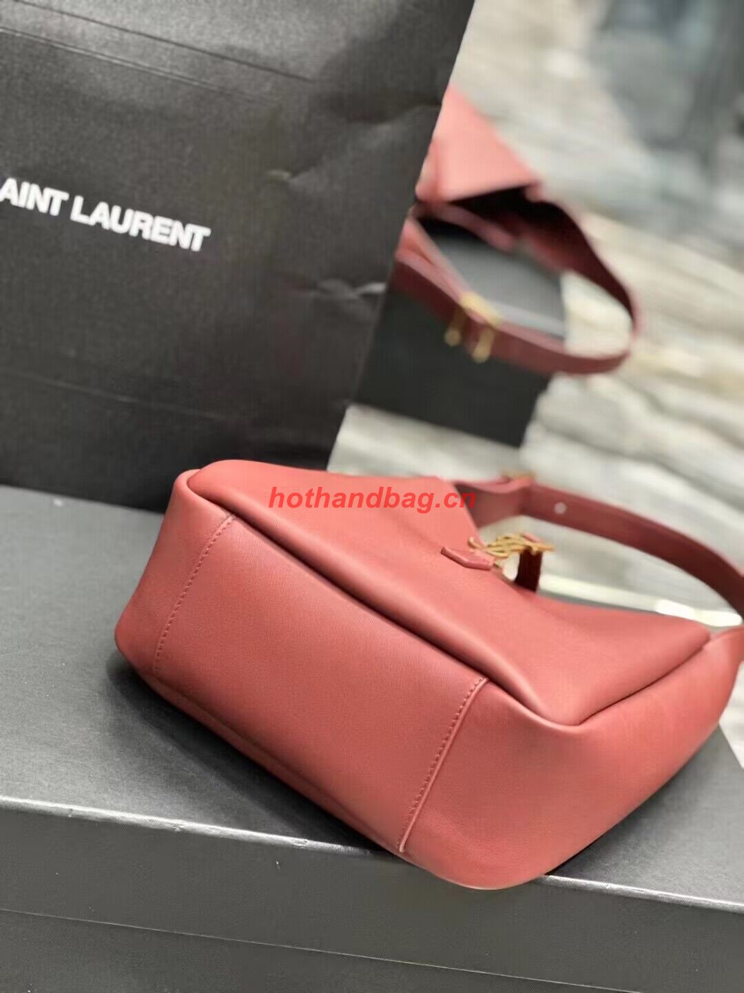 SAINT LAUREN LE 5 A 7 SOFT SMALL IN SMOOTH LEATHER 713938 ROUGE LEGION SAINT LAUREN LE 5 A 7 SOFT SMALL IN SMOOTH LEATHER 713938 ROUGE LEGION
