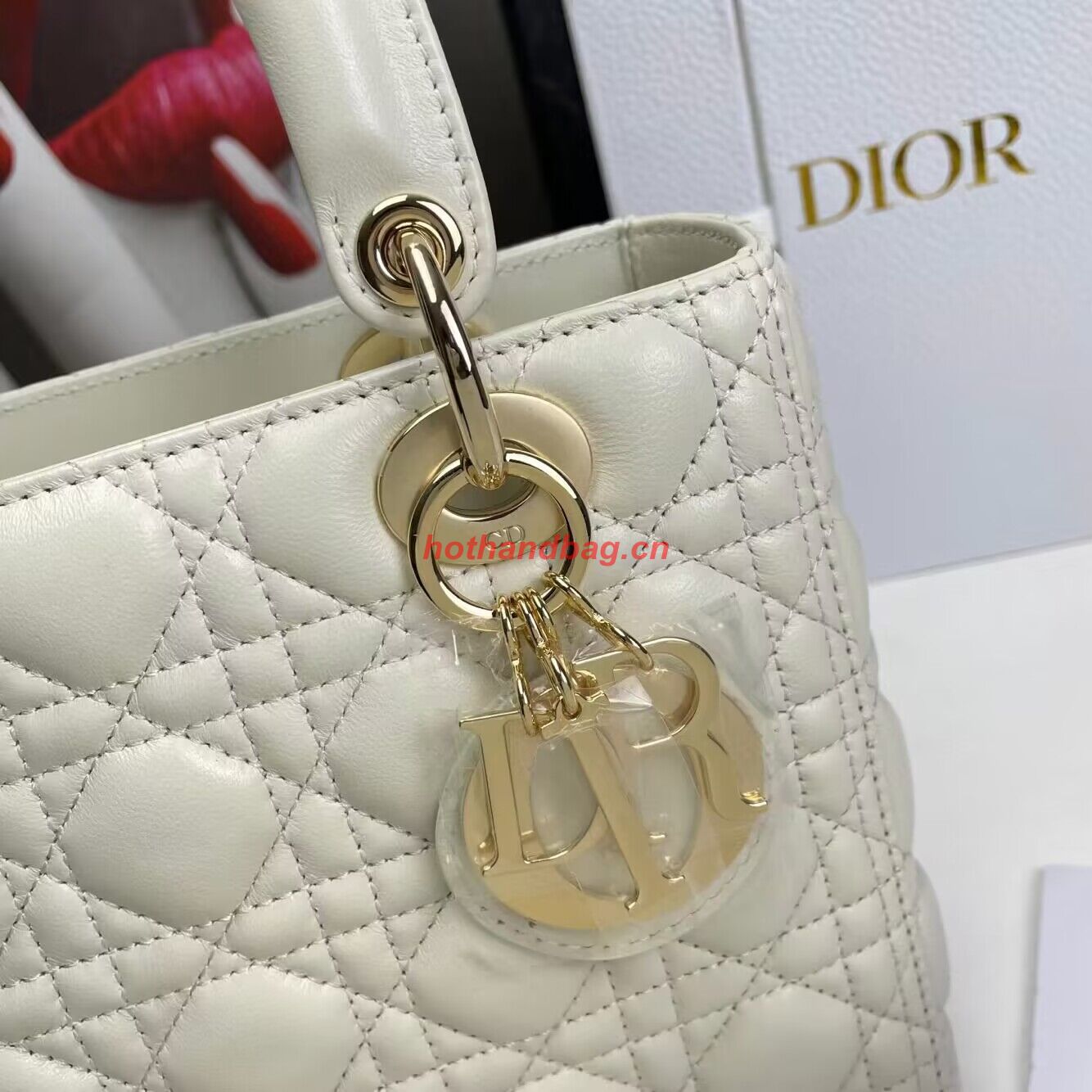 MEDIUM LADY DIOR BAG Cannage Lambskin M0565E off white&gold MEDIUM LADY DIOR BAG Cannage Lambskin M0565E off white&gold