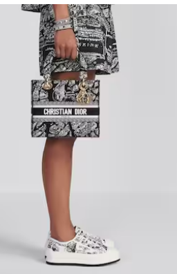 Dior MEDIUM LADY D-LITE BAG Black and White Plan de Paris Embroidery M0565OOMP Dior MEDIUM LADY D-LITE BAG Black and White Plan de Paris Embroidery M0565OOMP