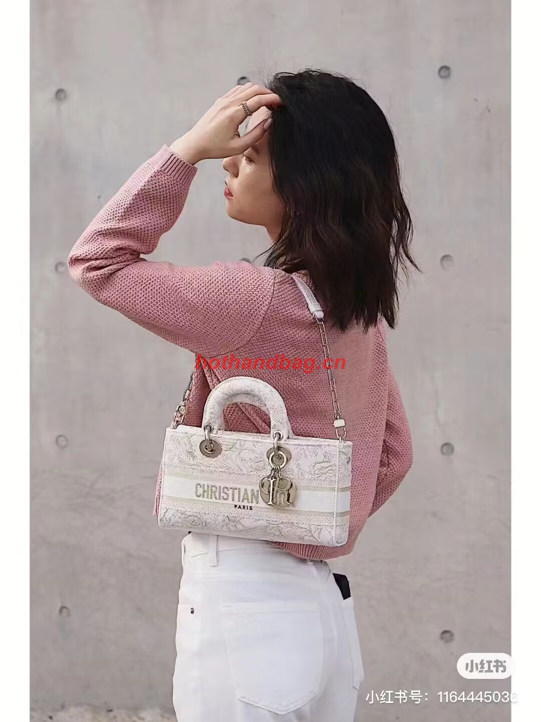 Dior MEDIUM LADY D-JOY BAG Multicolor Petites Fleurs Embroidery M0540OD Dior MEDIUM LADY D-JOY BAG Multicolor Petites Fleurs Embroidery M0540OD