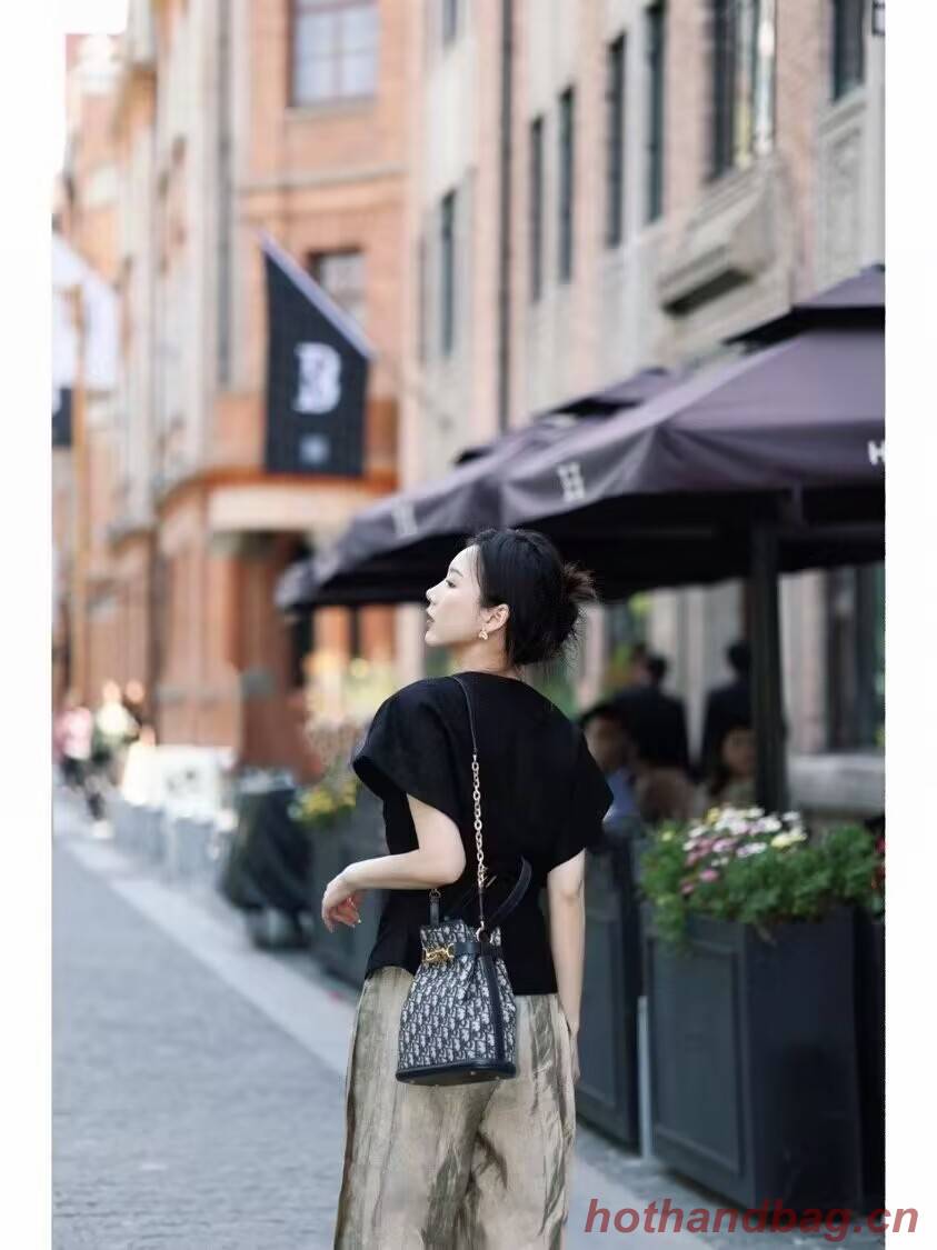 MEDIUM CEST DIOR BAG Blue Dior Oblique Jacquard M2271UTZQ MEDIUM CEST DIOR BAG Blue Dior Oblique Jacquard M2271UTZQ