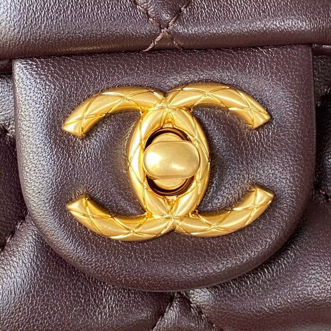 CHANEL FLAP BAG Lambskin & Gold-Tone Metal AS3609 Dark Brown CHANEL FLAP BAG Lambskin & Gold-Tone Metal AS3609 Dark Brown