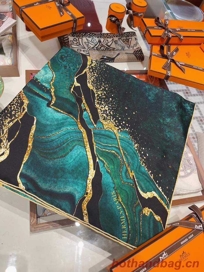 Hermes Scarf HEC00600 Hermes Scarf HEC00600