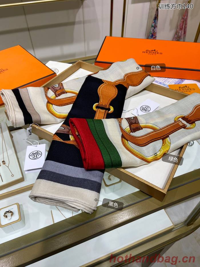 Hermes Scarf HEC00700 Hermes Scarf HEC00700