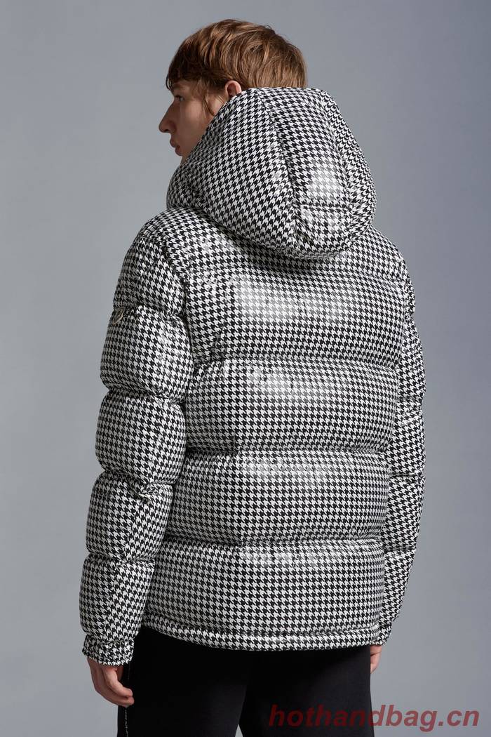 Moncler Top Quality Couple Down Coat MOY00213 Moncler Top Quality Couple Down Coat MOY00213