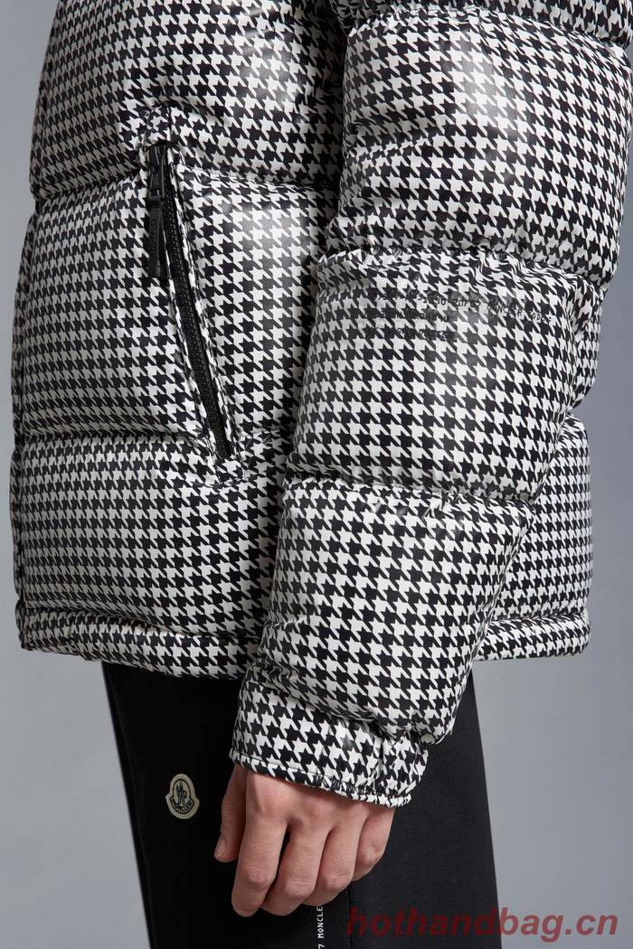 Moncler Top Quality Couple Down Coat MOY00213 Moncler Top Quality Couple Down Coat MOY00213