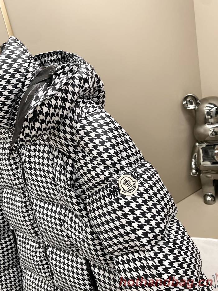 Moncler Top Quality Couple Down Coat MOY00213 Moncler Top Quality Couple Down Coat MOY00213