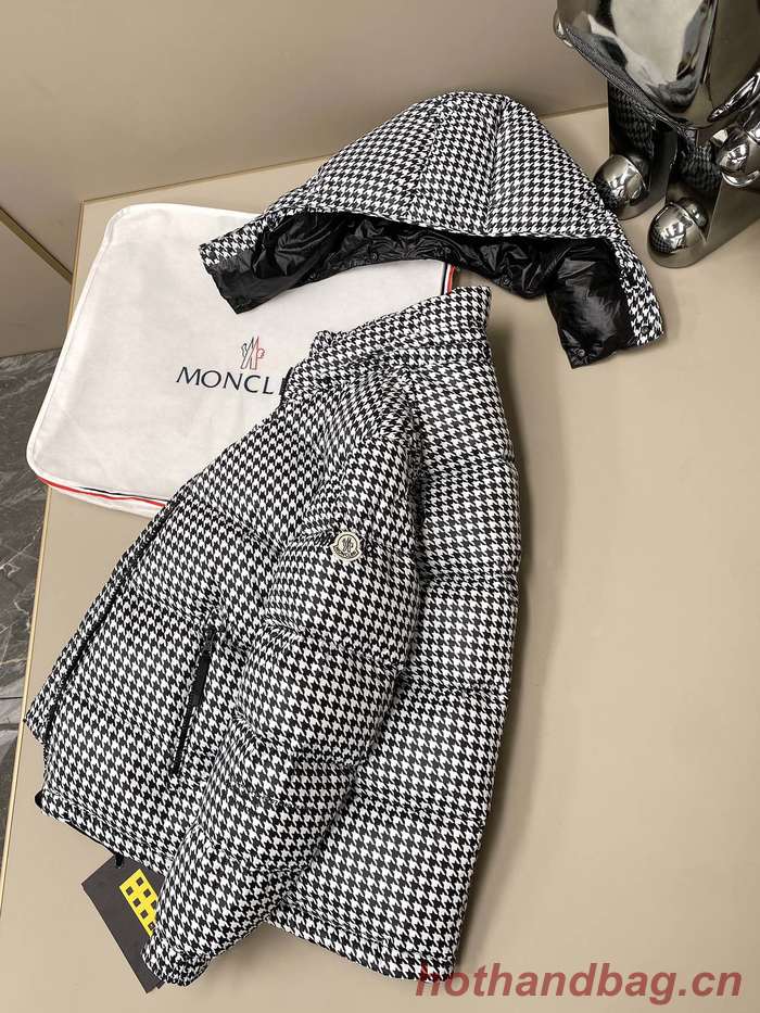 Moncler Top Quality Couple Down Coat MOY00213 Moncler Top Quality Couple Down Coat MOY00213