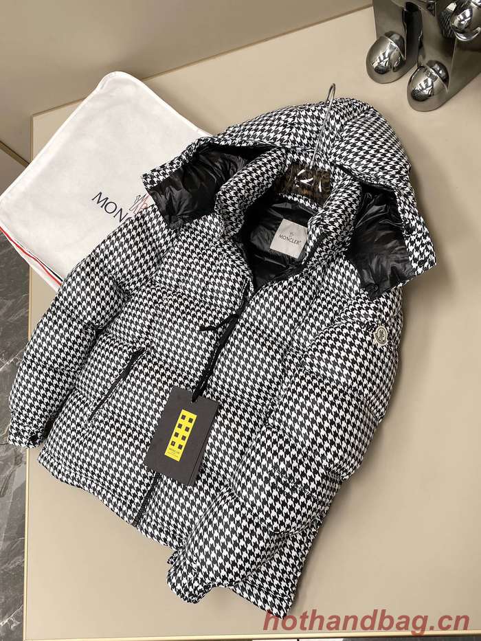 Moncler Top Quality Couple Down Coat MOY00213 Moncler Top Quality Couple Down Coat MOY00213