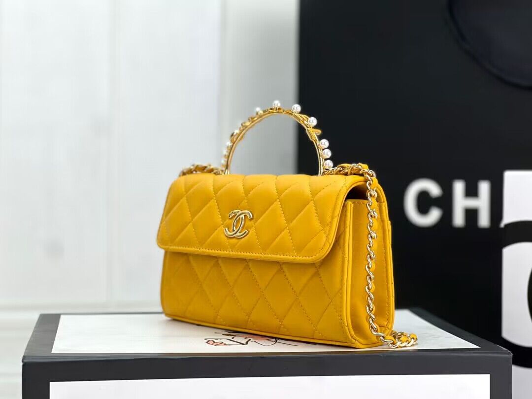 CHANEL 22B Kelly Pearl Top Handle Bag AP3562 Yellow CHANEL 22B Kelly Pearl Top Handle Bag AP3562 Yellow