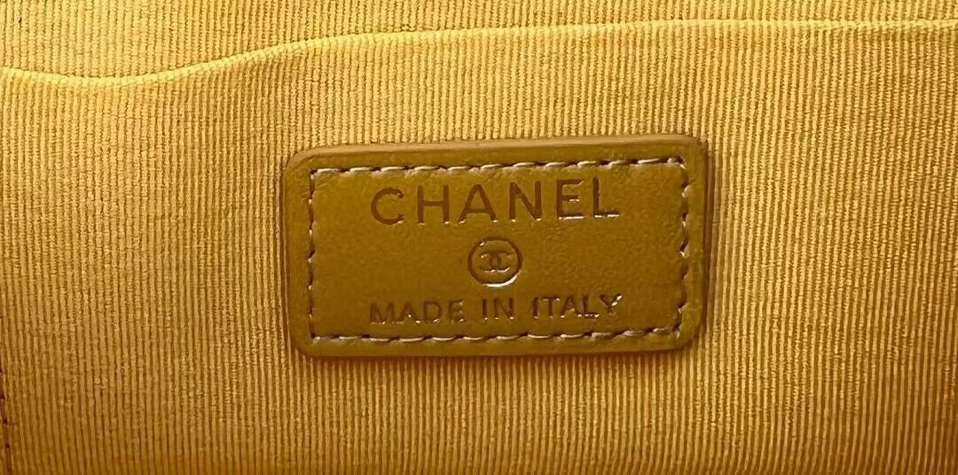 CHANEL 22B Kelly Pearl Top Handle Bag AP3562 Yellow CHANEL 22B Kelly Pearl Top Handle Bag AP3562 Yellow