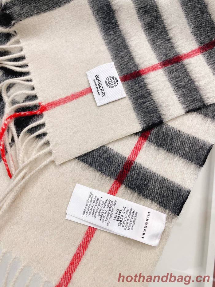 Burberry Scarf BBC00137 Burberry Scarf BBC00137