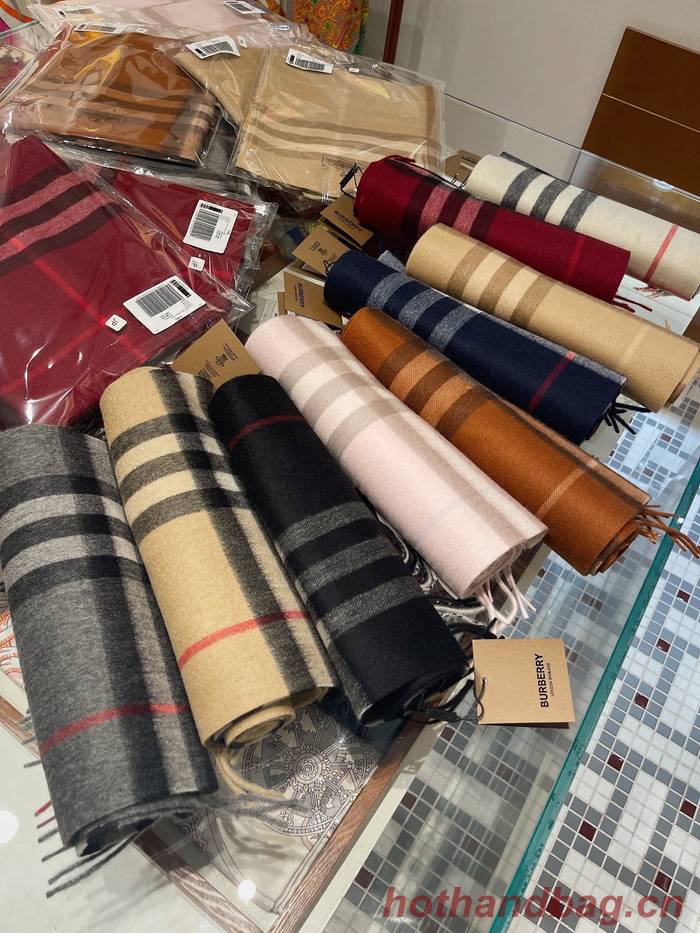 Burberry Scarf BBC00139 Burberry Scarf BBC00139