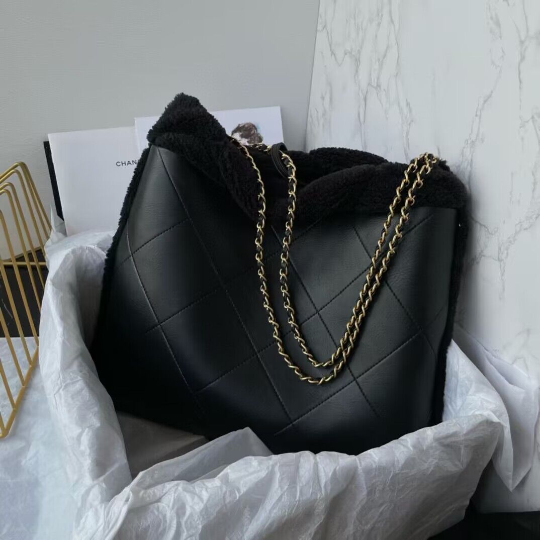 CHANEL 22 HANDBAG Sheepskin & Gold-Tone Metal AS3260 Black CHANEL 22 HANDBAG Sheepskin & Gold-Tone Metal AS3260 Black