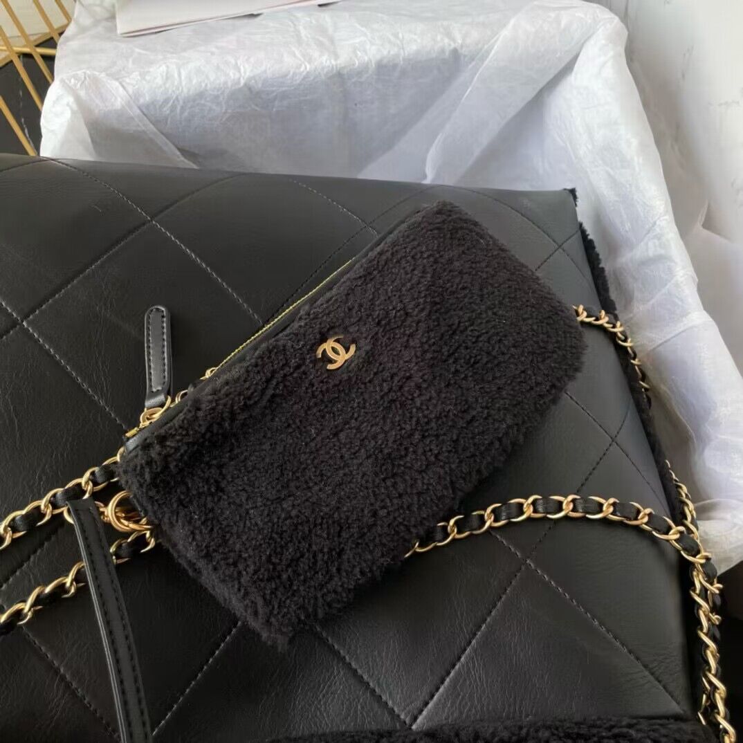 CHANEL 22 HANDBAG Sheepskin & Gold-Tone Metal AS3260 Black CHANEL 22 HANDBAG Sheepskin & Gold-Tone Metal AS3260 Black