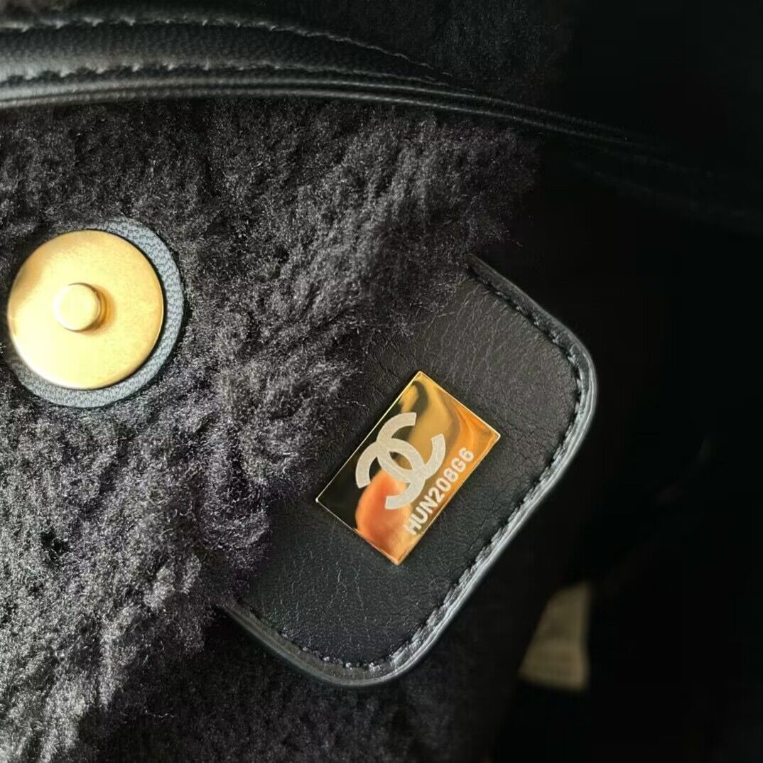 CHANEL 22 HANDBAG Sheepskin & Gold-Tone Metal AS3260 Black CHANEL 22 HANDBAG Sheepskin & Gold-Tone Metal AS3260 Black