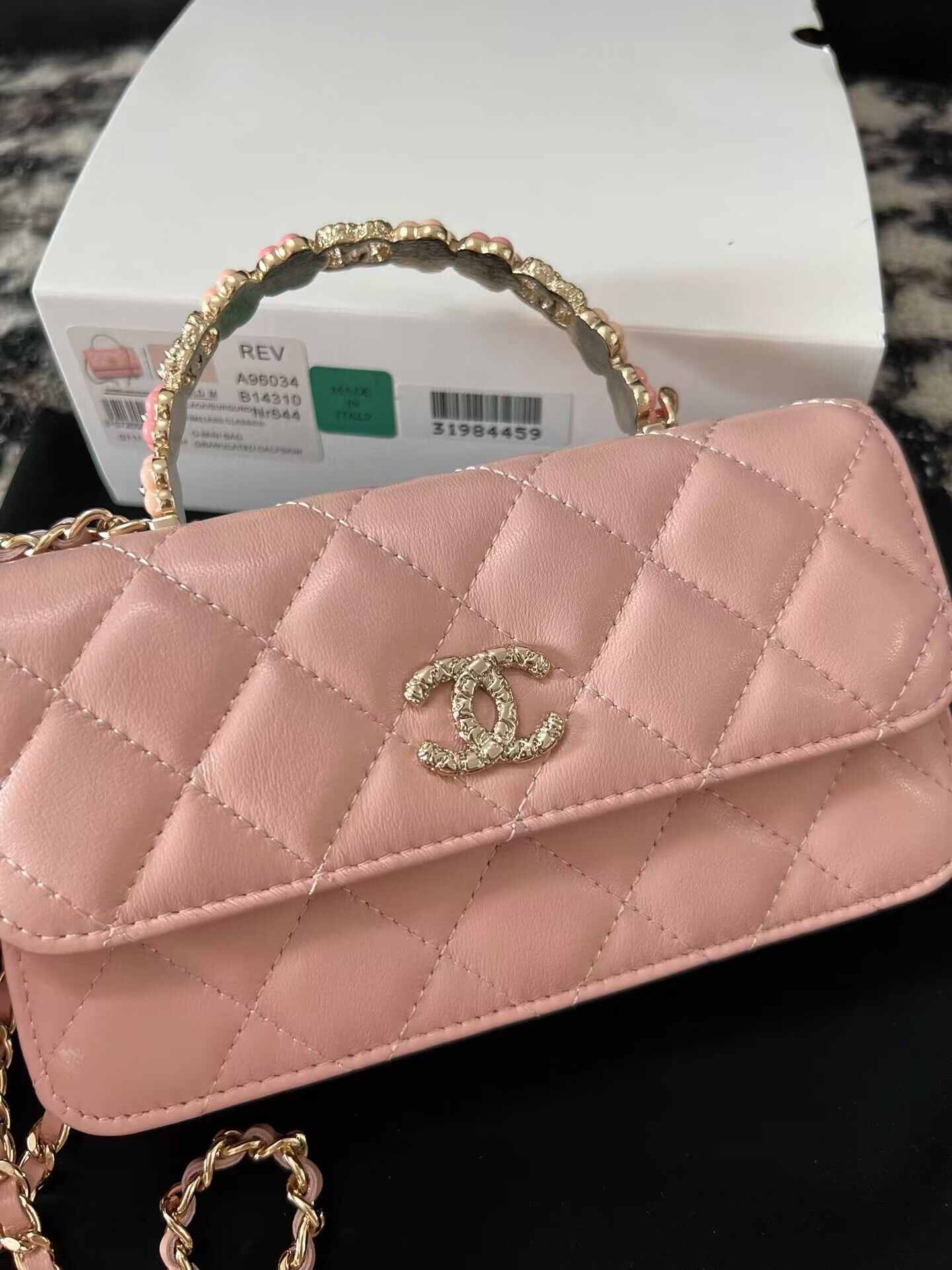Chanel Flower Patterns Casual Style Lambskin Blended Fabrics 96034 Pink Chanel Flower Patterns Casual Style Lambskin Blended Fabrics 96034 Pink