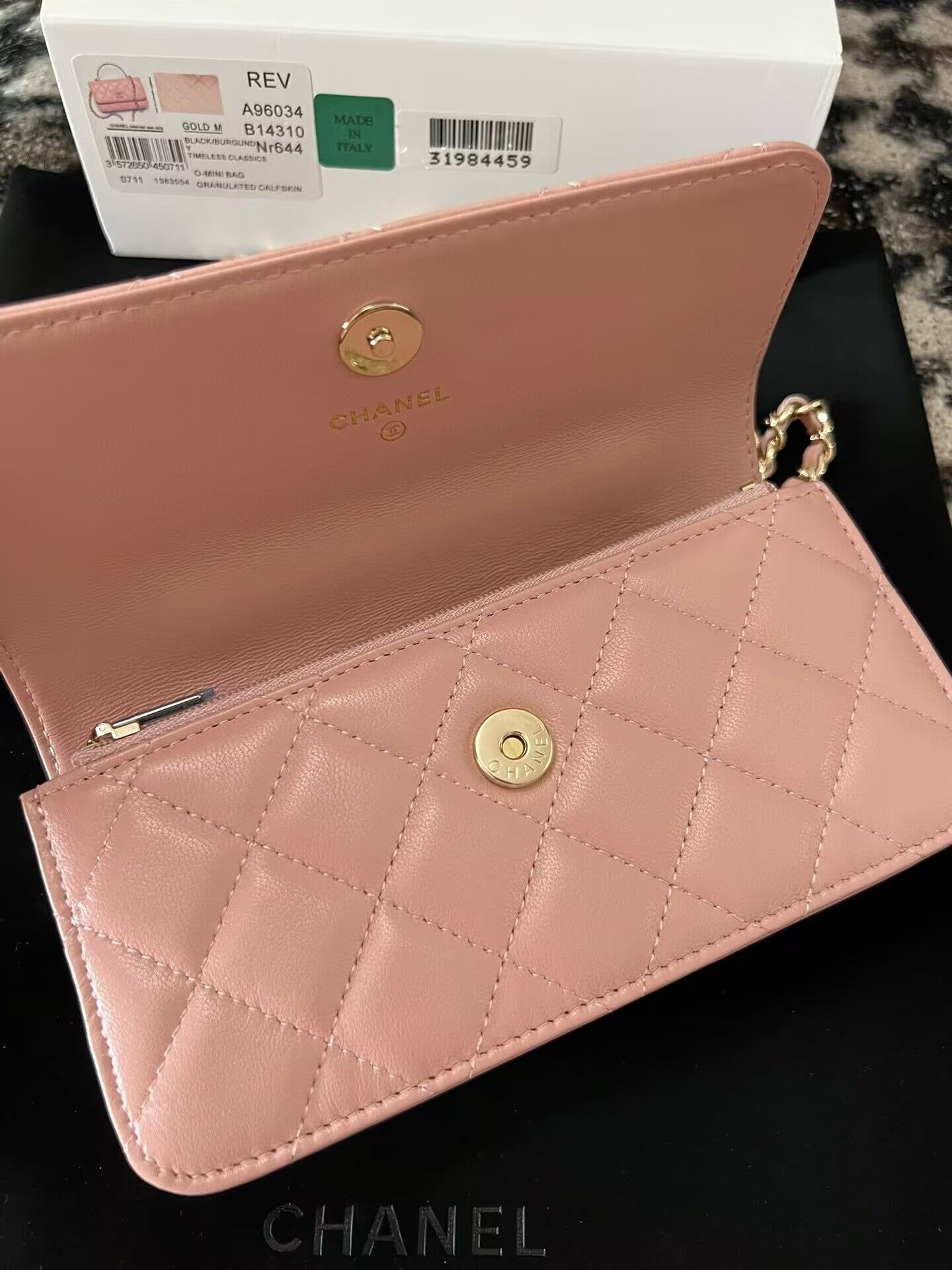 Chanel Flower Patterns Casual Style Lambskin Blended Fabrics 96034 Pink Chanel Flower Patterns Casual Style Lambskin Blended Fabrics 96034 Pink