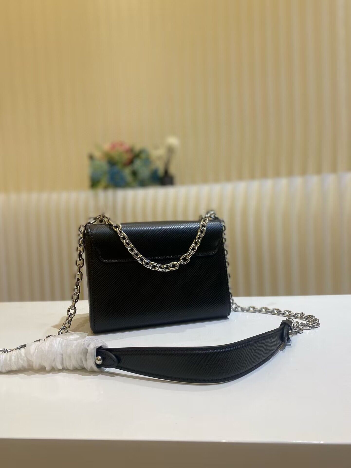 Louis Vuitton Epi Leather Twist PM M21119 Black Silver-Tone Louis Vuitton Epi Leather Twist PM M21119 Black Silver-Tone