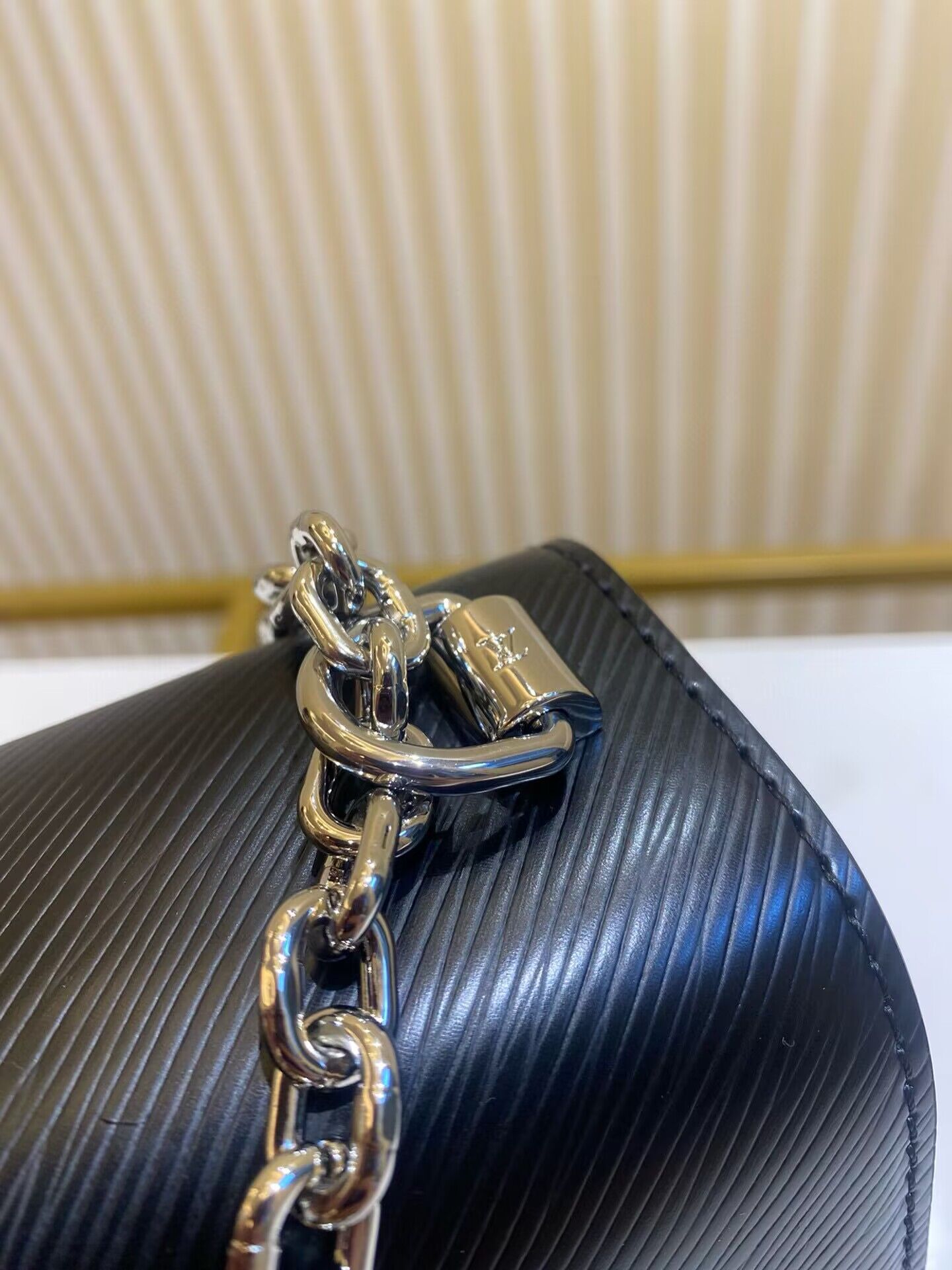 Louis Vuitton Epi Leather Twist PM M21119 Black Silver-Tone Louis Vuitton Epi Leather Twist PM M21119 Black Silver-Tone