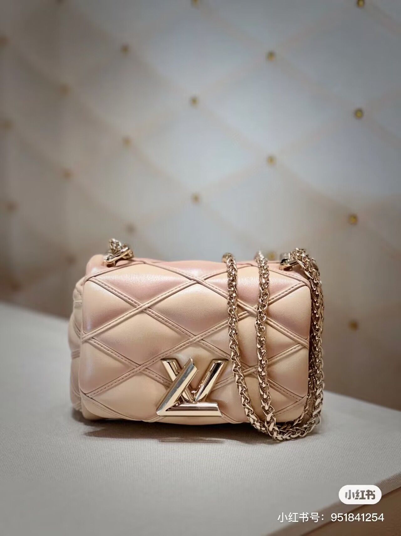 Louis Vuitton GO-14 MM M82752 Apricot Louis Vuitton GO-14 MM M82752 Apricot