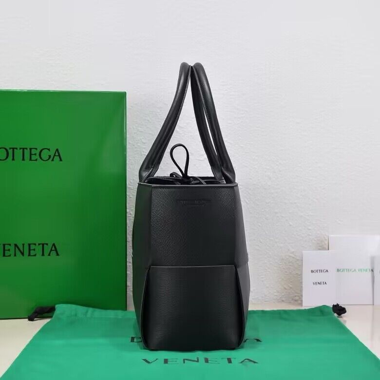 Bottega Veneta Medium Arco Intreccio grained Leather Tote Bag 9892 Black Bottega Veneta Medium Arco Intreccio grained Leather Tote Bag 9892 Black