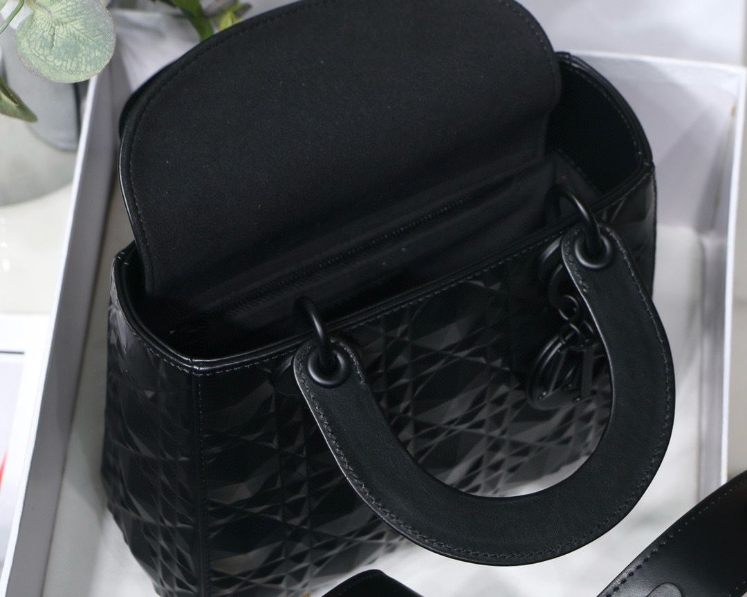 SMALL LADY DIOR BAG Cannage Calfskin M6004 black SMALL LADY DIOR BAG Cannage Calfskin M6004 black