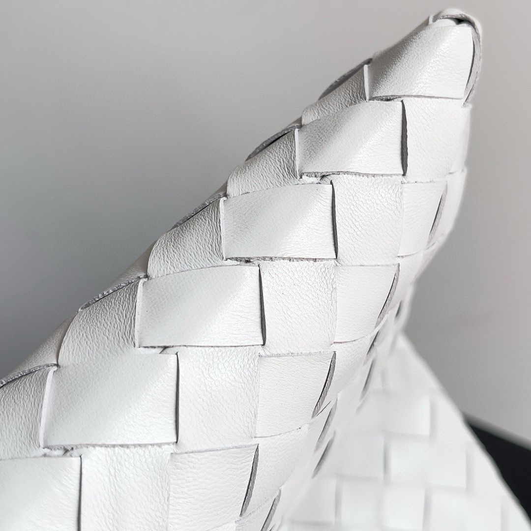 Bottega Veneta Medium Hop Original Leather Bag 763966 White Bottega Veneta Medium Hop Original Leather Bag 763966 White