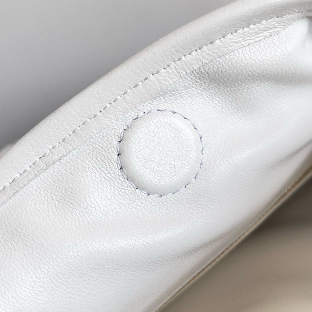 Bottega Veneta Medium Hop Original Leather Bag 763966 White Bottega Veneta Medium Hop Original Leather Bag 763966 White