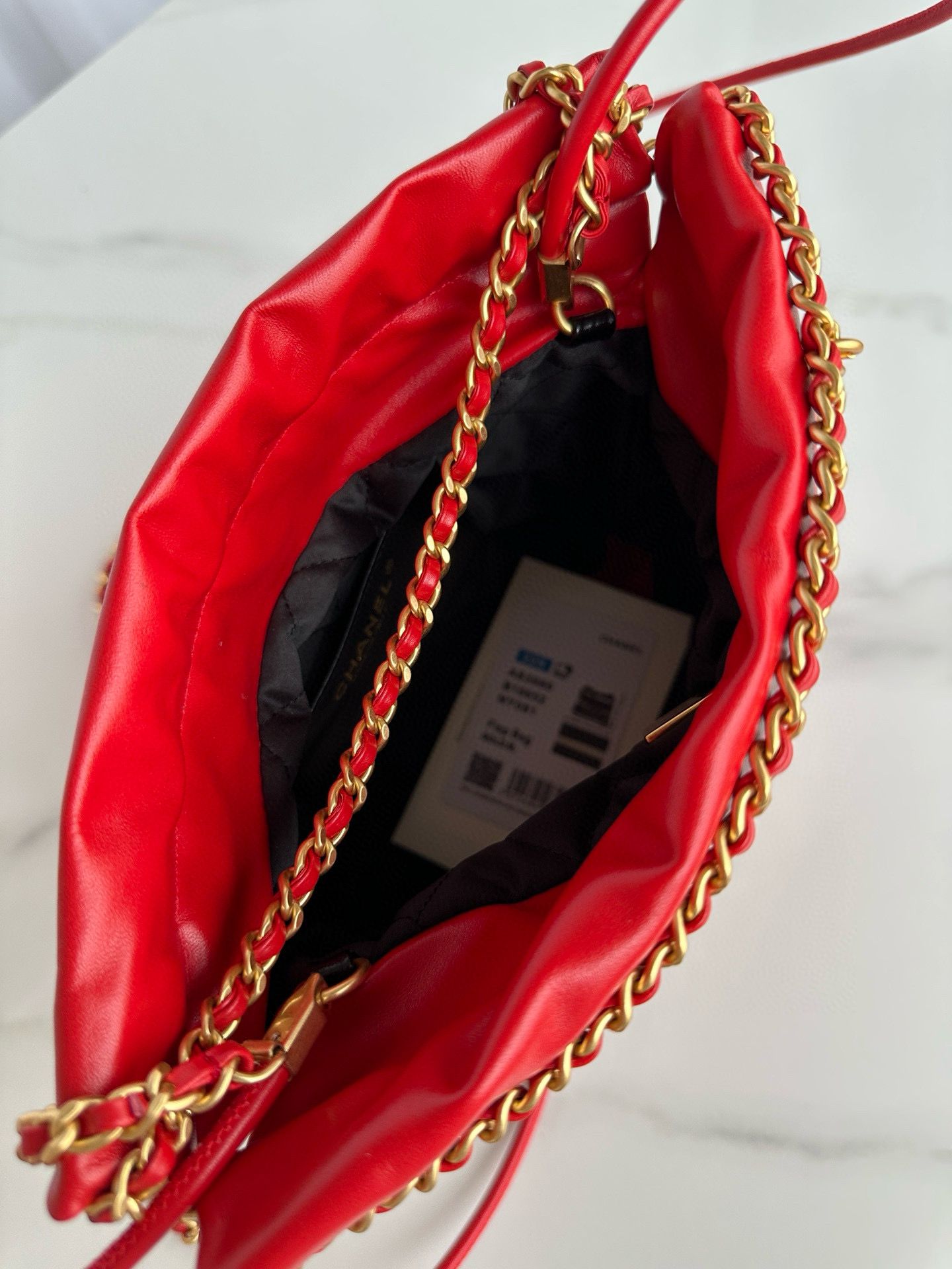 CHANEL 22 HANDBAG Calfskin & Gold-Tone Metal AS3980 Red&Black CHANEL 22 HANDBAG Calfskin & Gold-Tone Metal AS3980 Red&Black