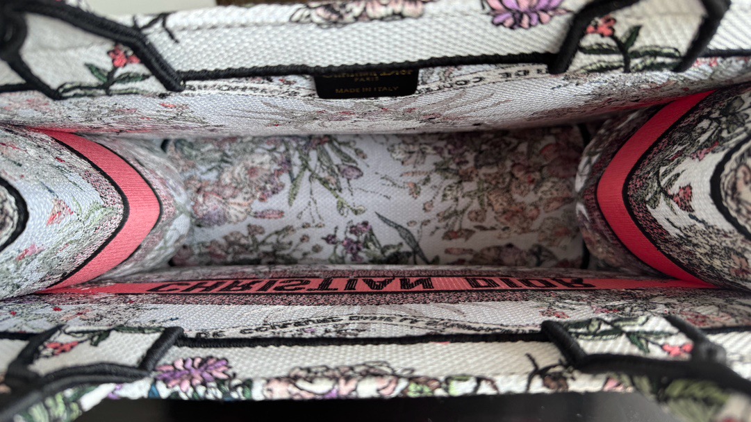 Medium Dior Book Tote Ecru Multicolor Dior 4 Saisons Hiver Soleil Embroidery M1296ZEB