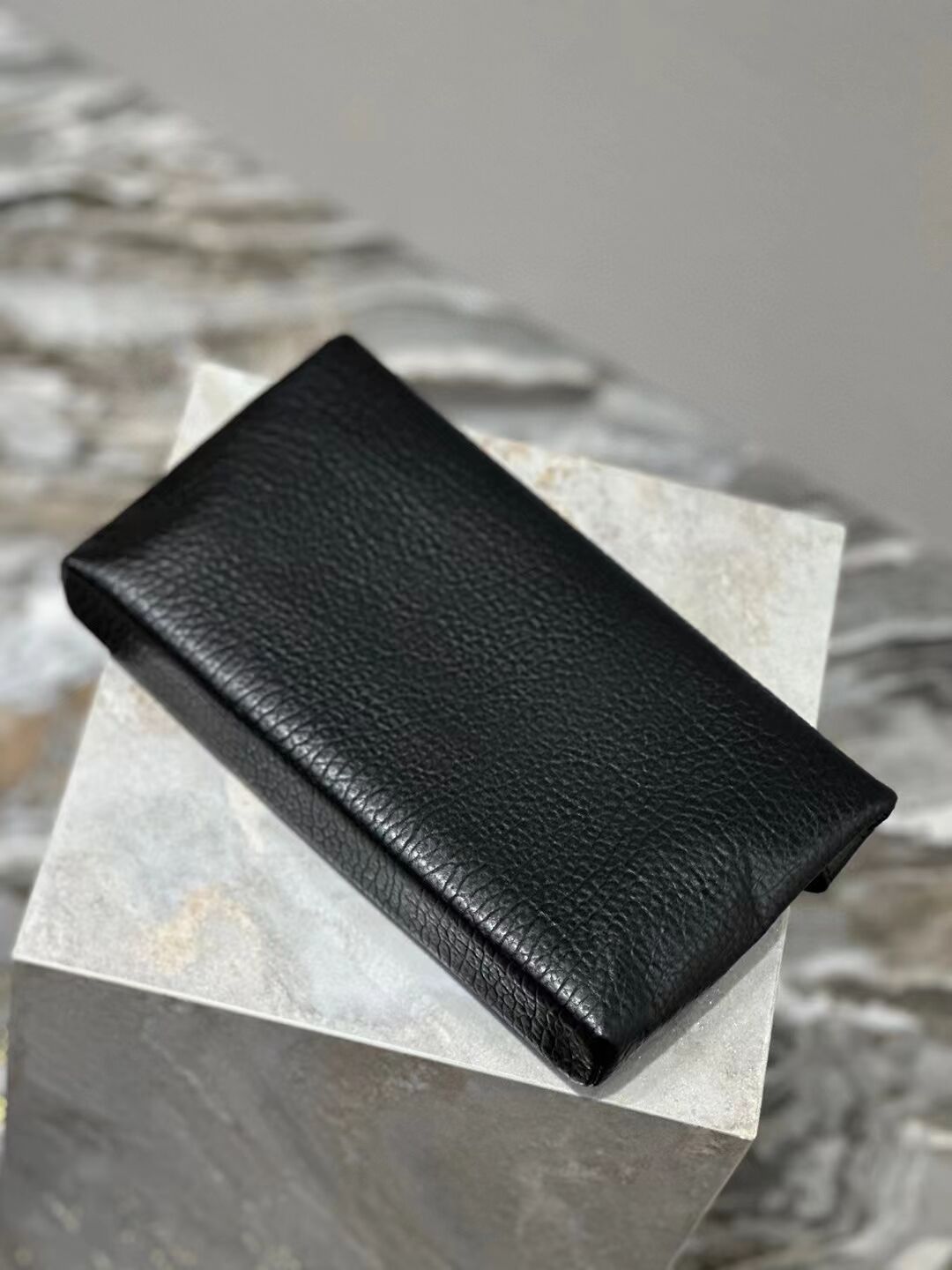 SAINT LAUREN CASSANDRE LARGE ENVELOPE POUCH IN LAMBSKIN 778181 BLACK SAINT LAUREN CASSANDRE LARGE ENVELOPE POUCH IN LAMBSKIN 778181 BLACK