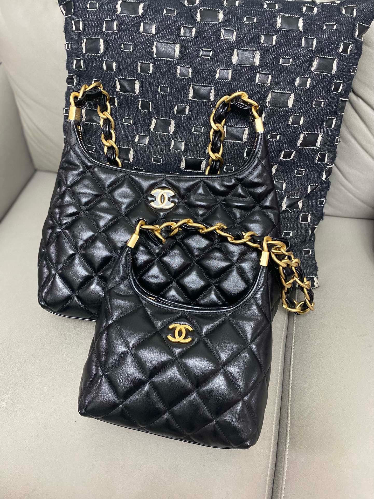 Chanel 24A Original Leather Hobo Bag AS4922  AS4923 Black