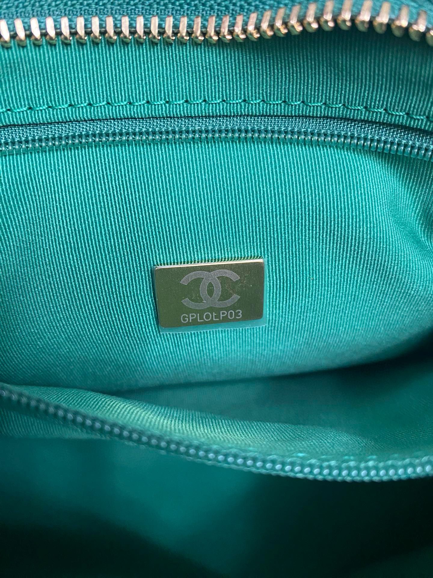 Chanel 24A Original Leather Hobo Bag AS4922 AS4923 Green Chanel 24A Original Leather Hobo Bag AS4922 AS4923 Green