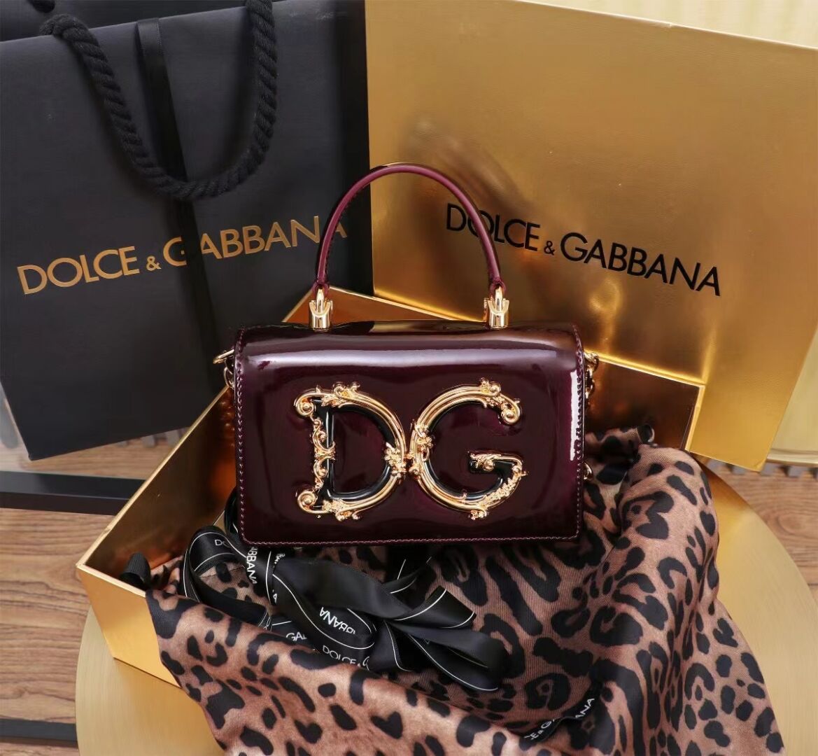 Dolce & Gabbana Patent leather Shoulder Bag G6504 Burgundy Dolce & Gabbana Patent leather Shoulder Bag G6504 Burgundy