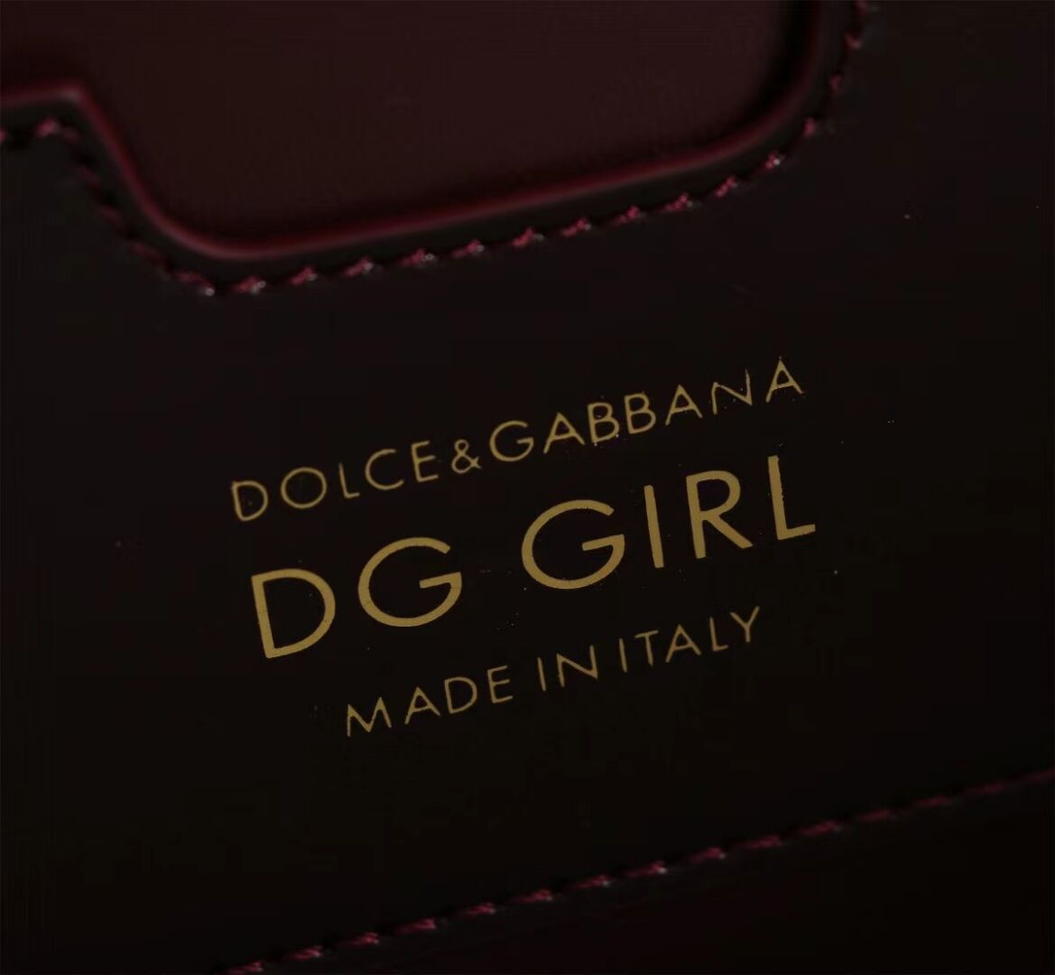 Dolce & Gabbana Patent leather Shoulder Bag G6504 Burgundy Dolce & Gabbana Patent leather Shoulder Bag G6504 Burgundy
