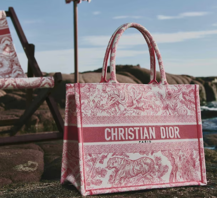 Medium Dioriviera Dior Book Tote Candy Pink Toile de Jouy Embroidery M1296Z Medium Dioriviera Dior Book Tote Candy Pink Toile de Jouy Embroidery M1296Z