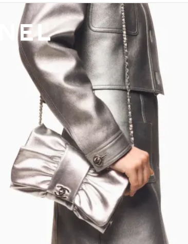 Chanel CLUTCH Metallic Lambskin & Silver-Tone Metal AS5129 Silver Chanel CLUTCH Metallic Lambskin & Silver-Tone Metal AS5129 Silver