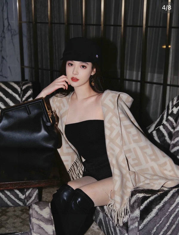 Fendi Cloak FDC00137 Fendi Cloak FDC00137