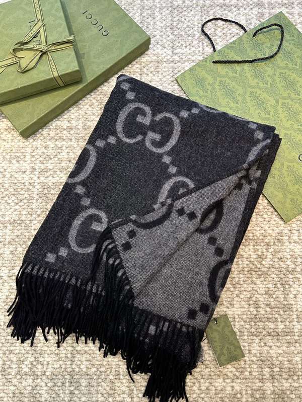 Gucci Cloak GUC00404 Gucci Cloak GUC00404