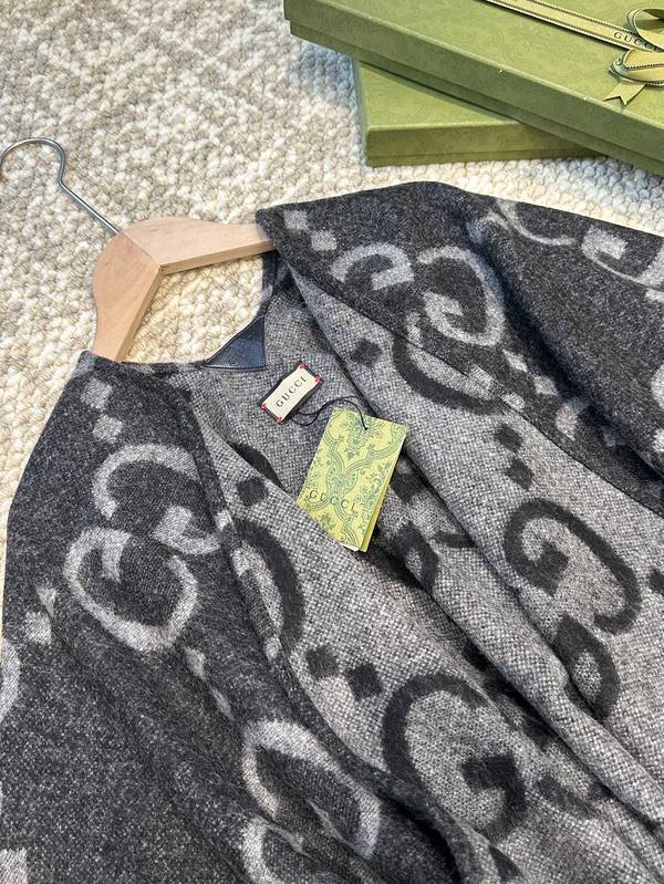 Gucci Cloak GUC00404 Gucci Cloak GUC00404