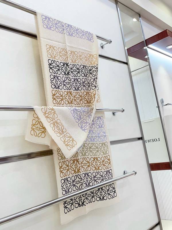 Loewe Scarf LOC00062 Loewe Scarf LOC00062