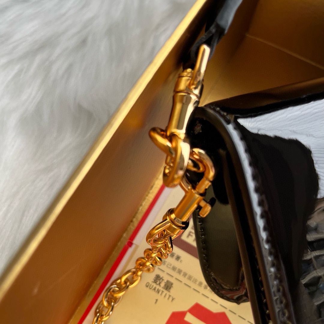 Dolce & Gabbana Patent leather Shoulder Bag DG9113 Black Dolce & Gabbana Patent leather Shoulder Bag DG9113 Black